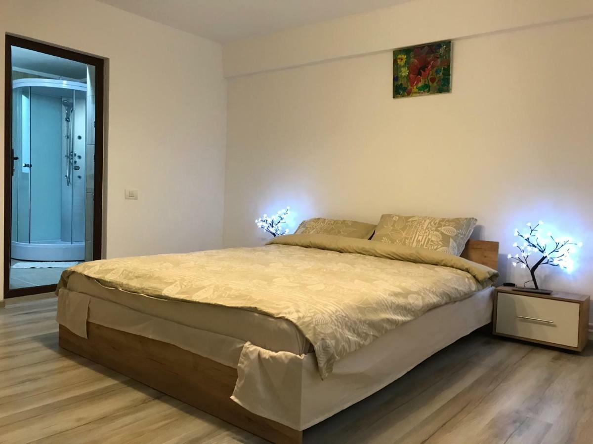 Upstairs Residence ทาร์กู จิอู ภายนอก รูปภาพ